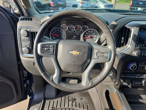 Used 2022 Chevrolet Silverado 2500 LT w/ Convenience Package AWD/4WD image 11