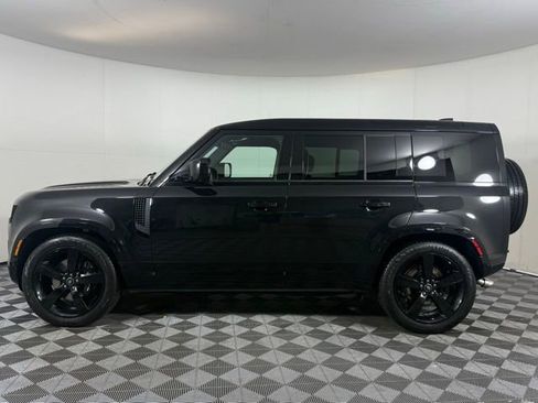 New 2025 Land Rover Defender 110 V8 image 3