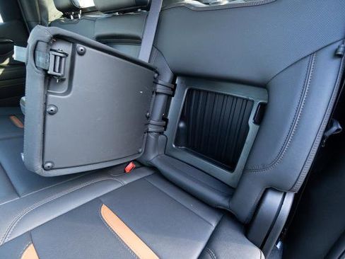 Used 2024 GMC Sierra 1500 AT4 w/ Technology Package image 30