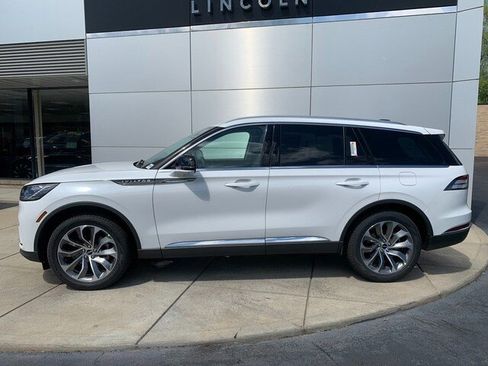 New 2026 Lincoln Aviator Reserve AWD/4WD image 2