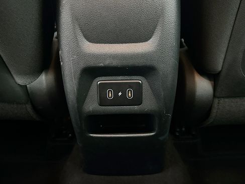 Used 2025 Hyundai Venue SEL image 28