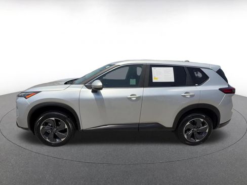 Used 2025 Nissan Rogue SV FWD image 9