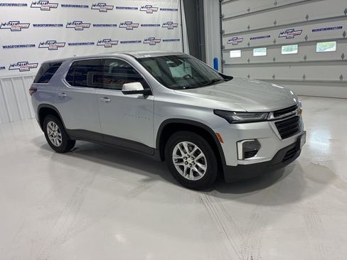 Used 2022 Chevrolet Traverse LS image 10