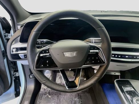 Used 2025 Cadillac Lyriq Sport AWD/4WD image 11