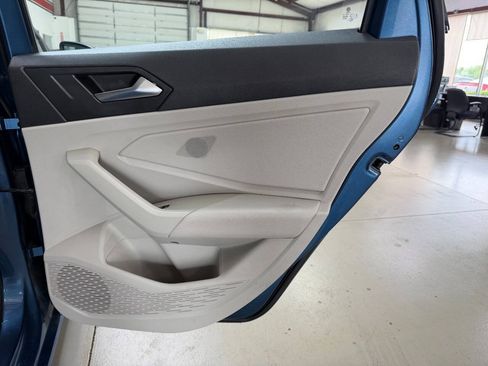 Used 2019 Volkswagen Jetta SE w/ Cold Weather Package FWD image 14