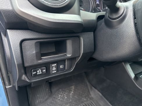 Used 2019 Toyota Tacoma TRD Off-Road image 15