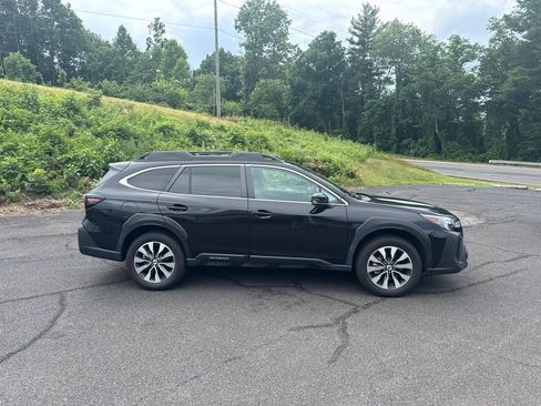 Used 2024 Subaru Outback Limited AWD/4WD image 10