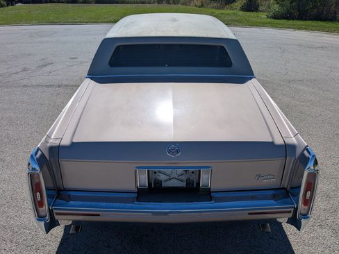 Used 1990 Cadillac Brougham image 30