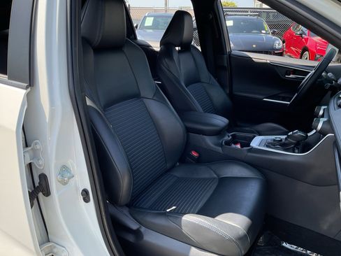 Used 2020 Toyota RAV4 XSE w/ XSE Grade Weather Package AWD/4WD image 21