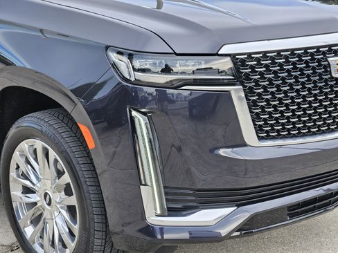 Certified 2023 Cadillac Escalade ESV Premium Luxury image 9