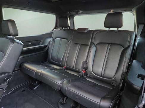 Used 2024 Jeep Wagoneer Series II AWD/4WD image 10