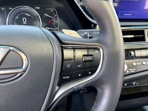 Used 2023 Lexus ES 300h w/ Premium Package image 24