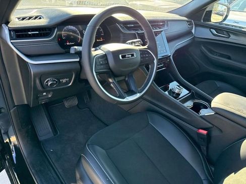 New 2025 Jeep Grand Cherokee L Altitude image 16