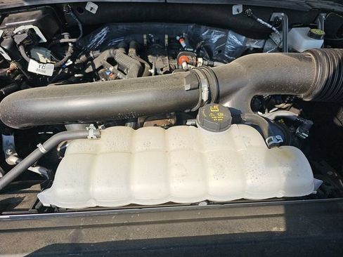 Used 2025 Ford Expedition Active AWD/4WD image 19