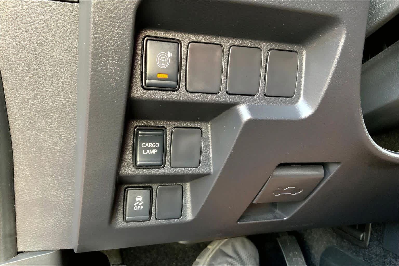Used 2025 Nissan Frontier Pro-X w/ Tow Package RWD image 33