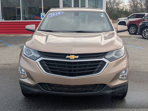 Used 2018 Chevrolet Equinox LT image 2