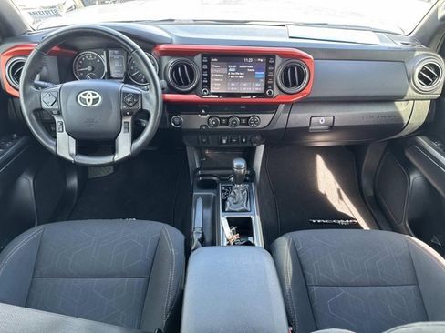 Used 2020 Toyota Tacoma TRD Sport image 21