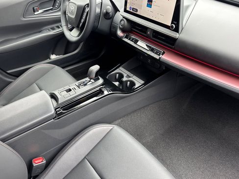 New 2026 Toyota Prius Plug-In Hybrid FWD image 17