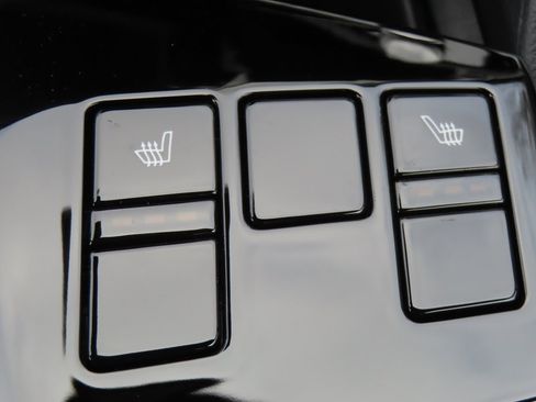 Certified 2025 Kia Sportage LX image 9