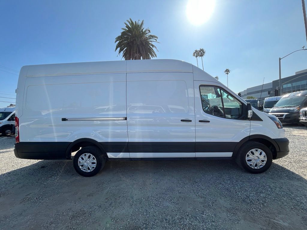 Used 2022 Ford E-Transit 148 High Roof Extended RWD image 4