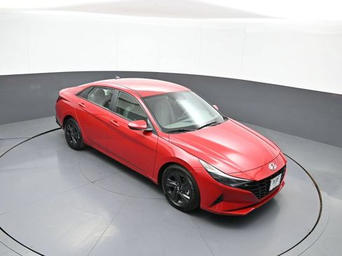 Certified 2023 Hyundai Elantra SEL FWD image 35