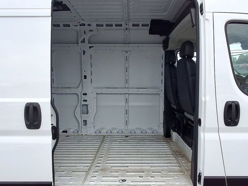 Used 2026 RAM ProMaster 2500 w/ Convenience Group FWD image 26