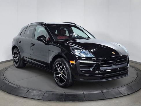 Used 2025 Porsche Macan AWD/4WD image 9