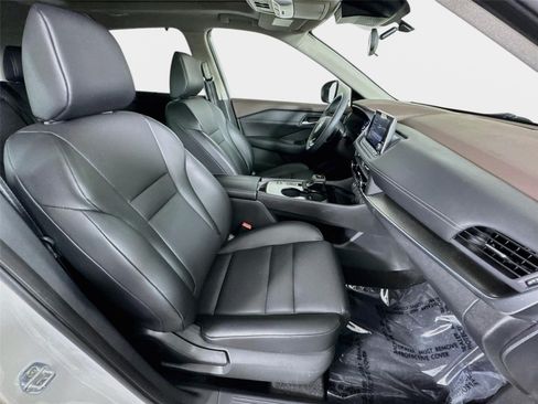 Used 2023 Nissan Rogue SV w/ SV Premium B Package FWD image 28