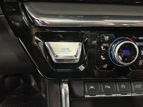 Used 2024 GMC Sierra 1500 Denali Ultimate image 16