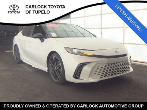 Used 2025 Toyota Camry XSE FWD image 3