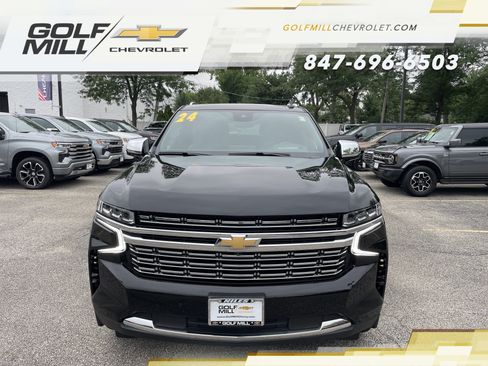 Used 2024 Chevrolet Suburban Premier AWD/4WD image 2