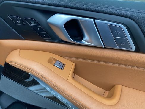 Used 2021 BMW X7 xDrive40i w/ Executive Package image 13