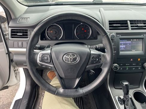 Used 2016 Toyota Camry SE image 17