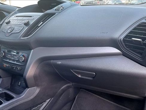 Used 2017 Ford Escape SE AWD/4WD image 15