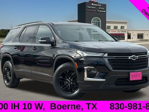 Used 2023 Chevrolet Traverse LT FWD image 1