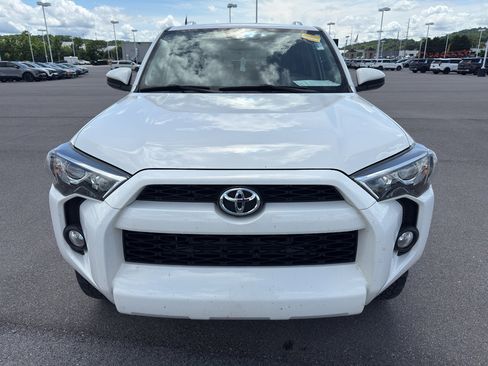 Used 2016 Toyota 4Runner SR5 AWD/4WD image 8
