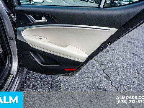 Used 2025 Genesis G70 2.5T AWD/4WD image 55