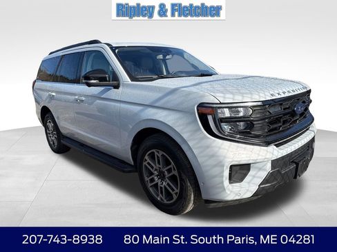 Used 2025 Ford Expedition Active AWD/4WD image 2