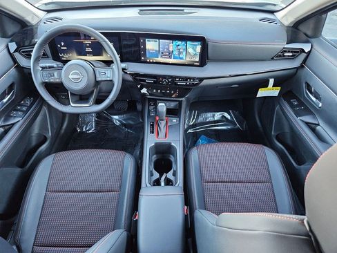 New 2026 Nissan Kicks SR FWD image 10