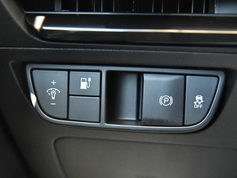 Used 2024 Kia EV6 Light RWD image 36