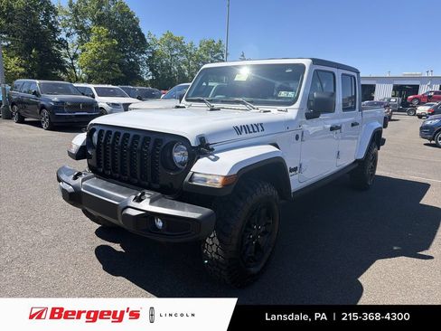 Used 2022 Jeep Gladiator Sport AWD/4WD image 1