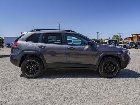 Used 2022 Jeep Cherokee Trailhawk w/ Premium Leather Package AWD/4WD image 3