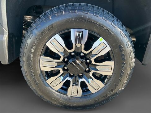 New 2026 GMC Sierra 2500 Denali w/ Denali Reserve Package image 8