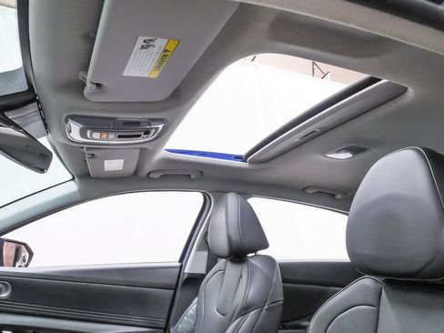 Used 2022 Hyundai Elantra Limited FWD image 10