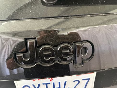 Used 2018 Jeep Grand Cherokee Altitude AWD/4WD image 14