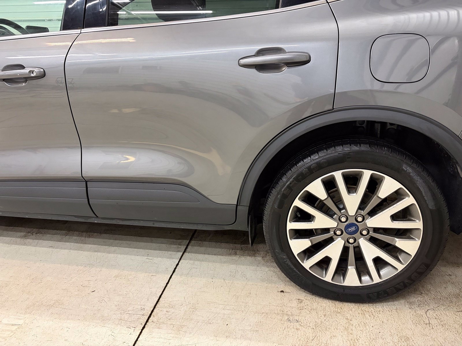 Used 2021 Ford Escape Titanium AWD/4WD image 8