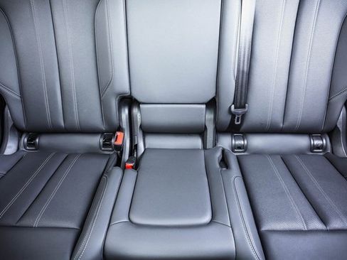 Used 2023 Audi Q5 e Prestige w/ Prestige Package image 19