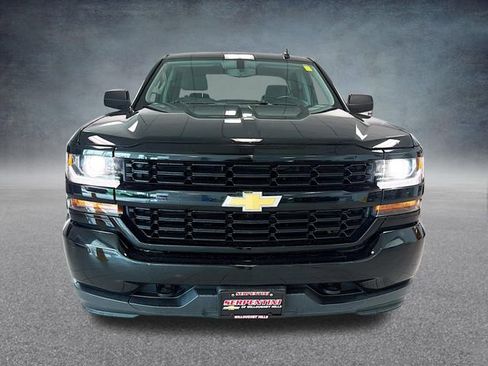 Used 2019 Chevrolet Silverado 1500 Custom w/ Custom Convenience Package image 3