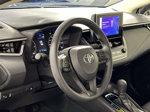 Used 2025 Toyota Corolla LE w/ LE Premium Package FWD image 15