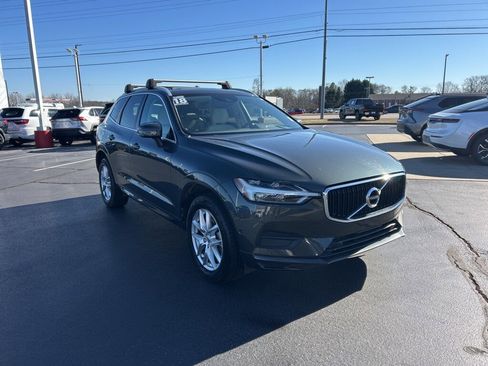 Used 2018 Volvo XC60 T5 Momentum w/ Vision Package image 23